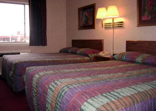 Americas Best Inn Glen Ellyn Room photo